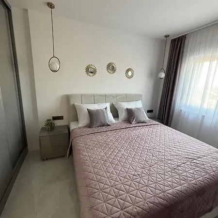 Adrian I Mia * 扎达尔